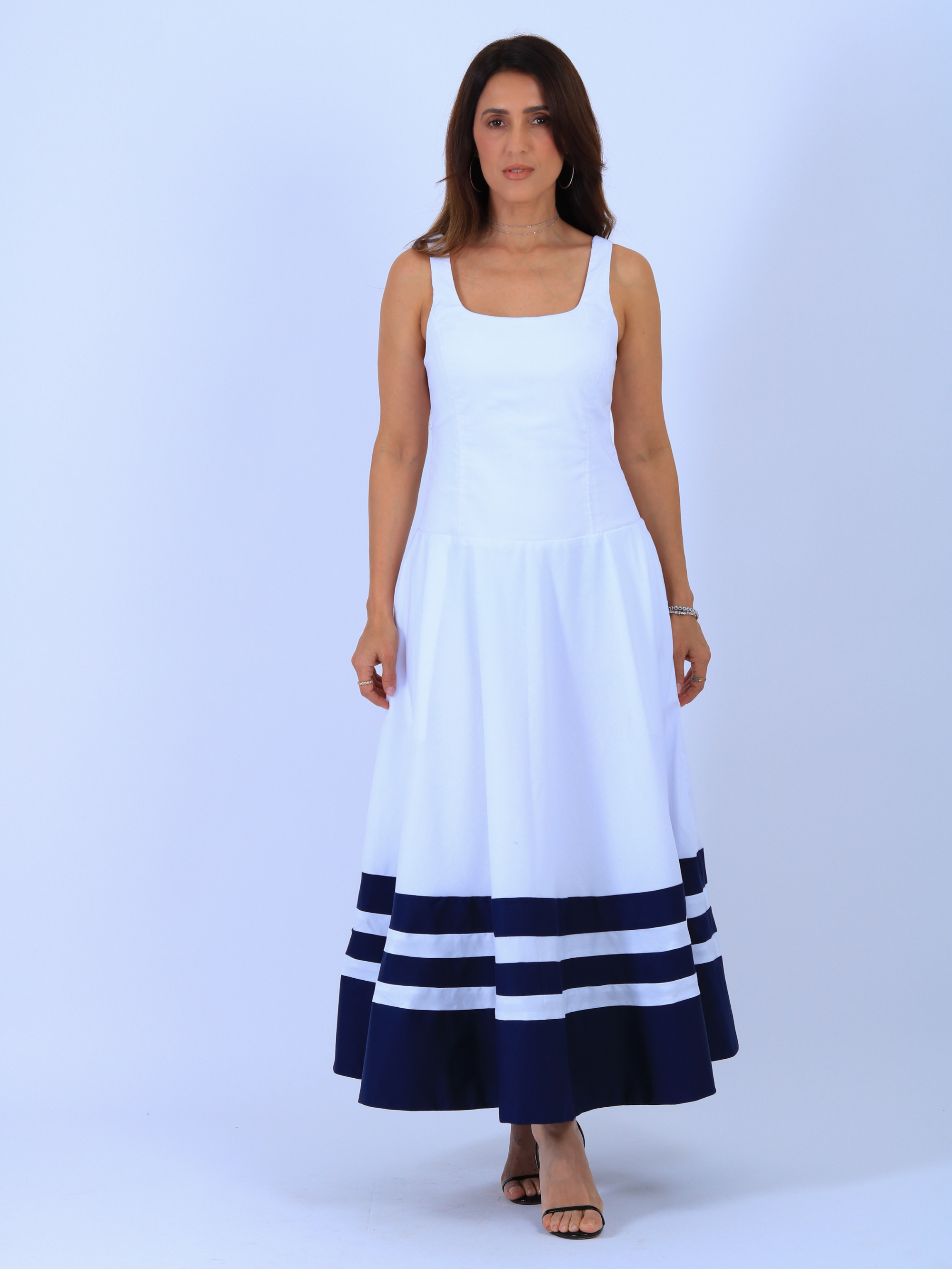 Vestido Branco barra Azul