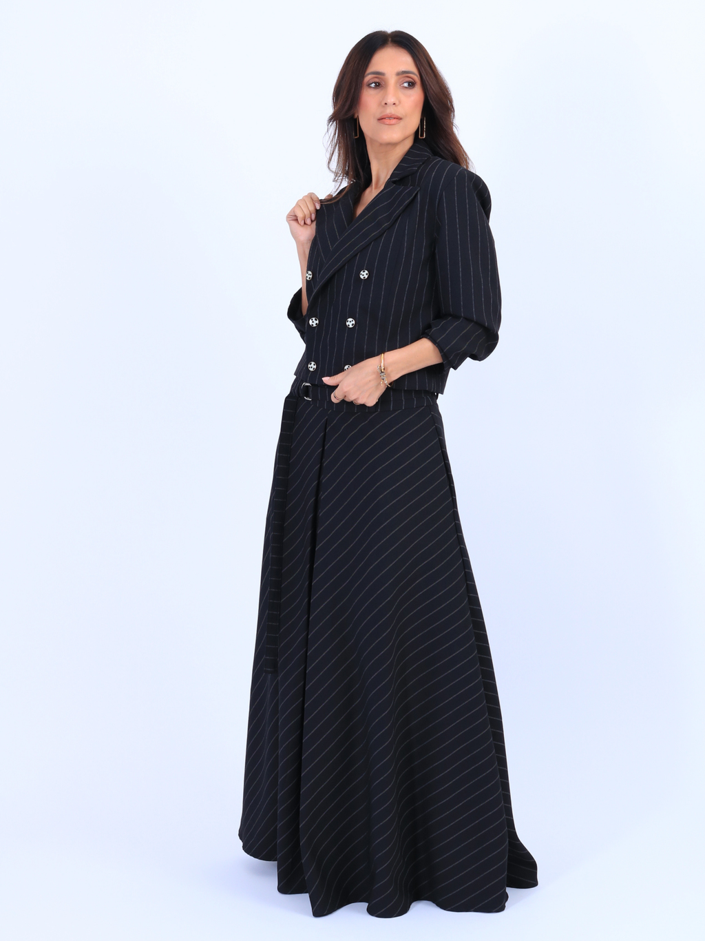 Saia risca de giz preto